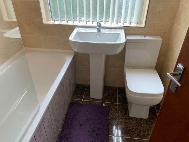 Serviced Accommodations Luton  Bagian luar foto